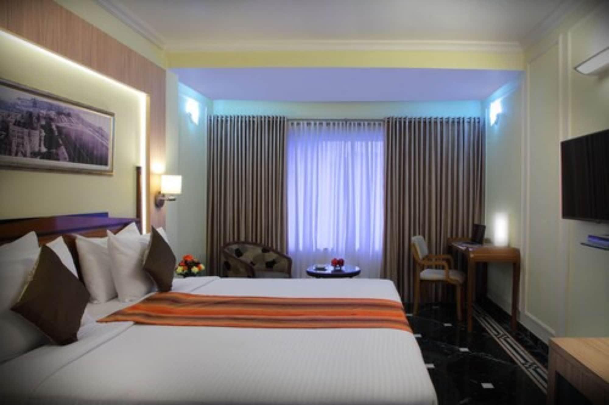Hiltop Hotel Mumbai Exterior foto