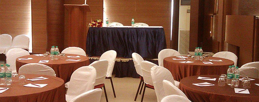Hiltop Hotel Mumbai Exterior foto