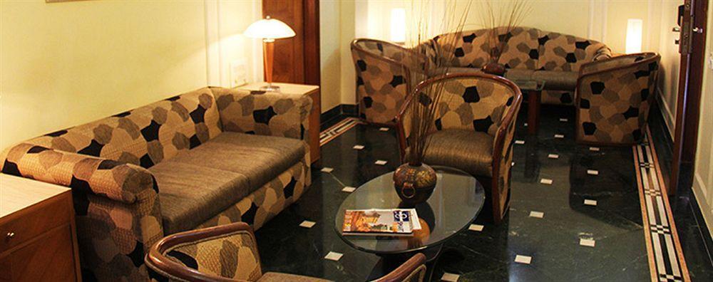 Hiltop Hotel Mumbai Exterior foto