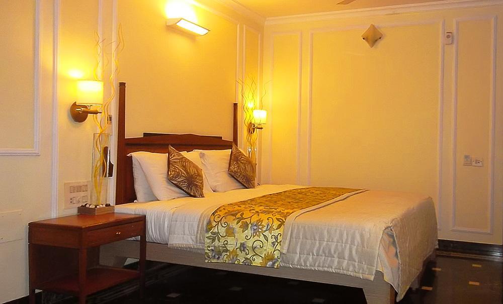 Hiltop Hotel Mumbai Exterior foto
