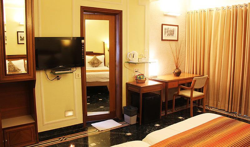 Hiltop Hotel Mumbai Exterior foto